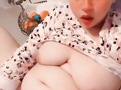 Fat alternative Egirl plays with her bbw tight vagina