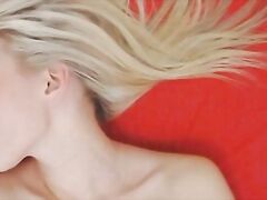 Blonde Teen Reaches Orgasm