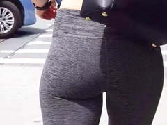 Best Voyeur YOGA PANTS Ass In NYC. Pawgs and amazing ass!