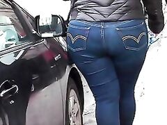 Phat Wide Butt Latina On East Tremont
