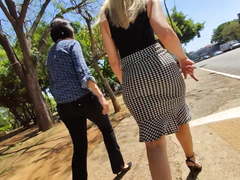 Super hot milf ass in sexy skirt high heels candid