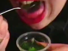 GIRLS WHO EAT CUM ON FOOD