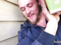 I helped Sukisukigirl Move and she let me have her pussy!