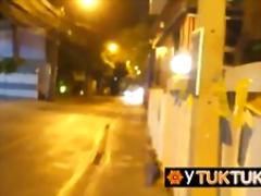 Bubble butt Asian pleasing a meaty dick nicely