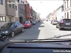 Blondje krijgt een ritje in de sex camper