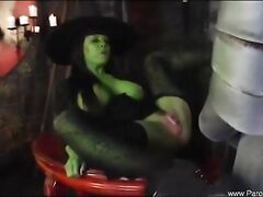 The Wizard Of Oz Parody Gets Kinky