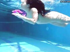 Jessica Lincoln hot teen underwater