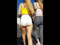 Three round ass bitches in tight jeans(repost)