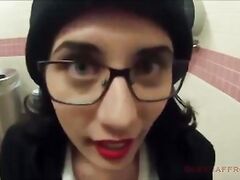 public cum walk at the mall