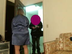 Flashing the Pizza guy